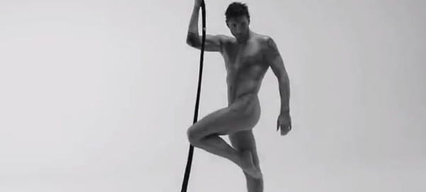 Stefano De Martino nudo su Youtube