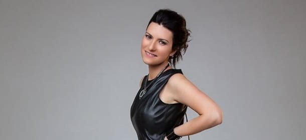 Laura Pausini e l'accappatoio in Perù: "Non ero nuda, mi sono vergognata"