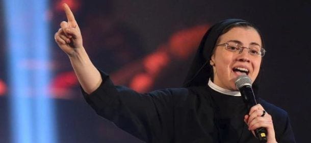 Suor Cristina: "Non ho mai fatto l'amore perché..."