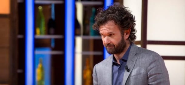 Carlo Cracco e l'aglio in camicia nell'Amatriciana: un intero paese si ribella