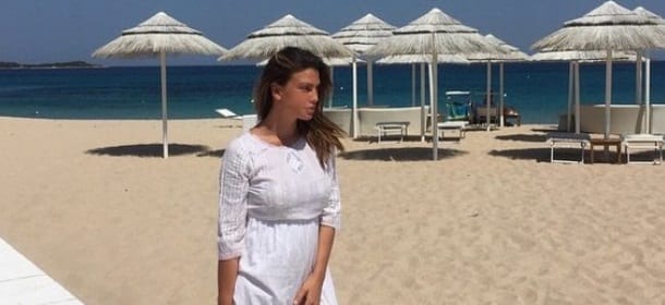 Claudia Galanti in topless su Instagram: è pioggia di critiche