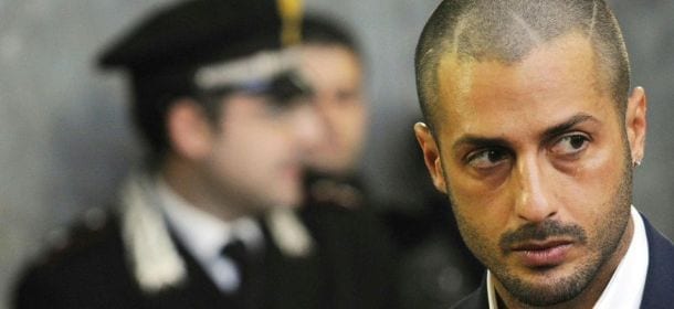 Fabrizio Corona scarcerato per motivi di salute: andrà nella comunità di Don Mazzi