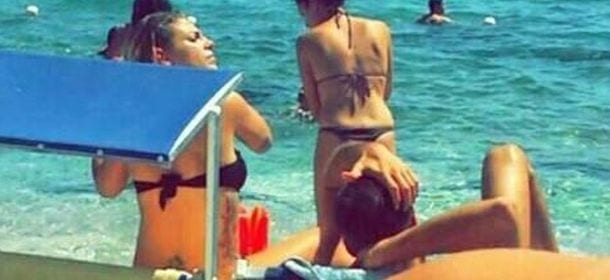 Emma Marrone e Fabio Borriello insieme a Napoli: presentazioni in famiglia? [FOTO]