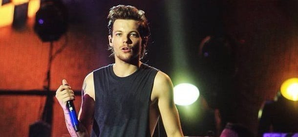 Louis Tomlinson ricattato dal padre naturale: farà una rivelazione shock