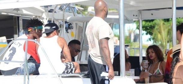 Rihanna e Hamilton pizzicati in barca alle Barbados: è la coppia dell'estate?