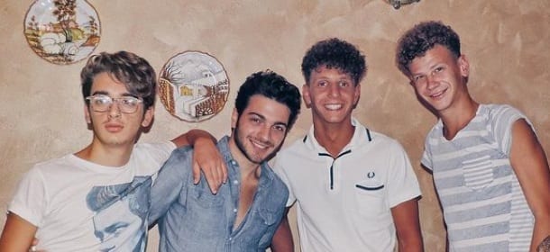 Gianluca Ginoble torna a casa: il fratello, il nonno, gli amici e "capire di chi abbiamo bisogno"