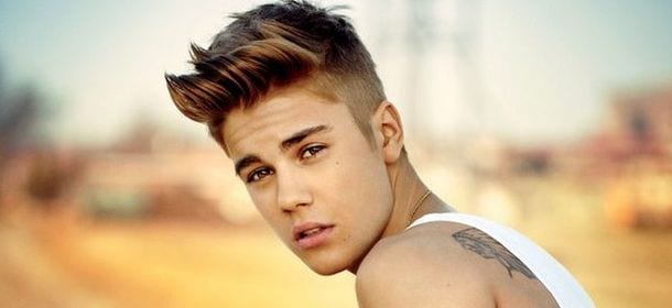 Justin Bieber completamente nudo, come mamma l'ha fatto