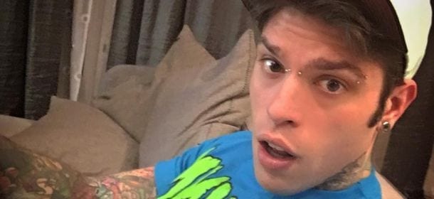 Fedez in ospedale dopo una rissa con il vicino di casa