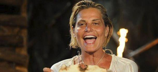 L'Isola dei Famosi 2016, il ritorno di SuperSimo: replica a Bettarini e lite con Signorini