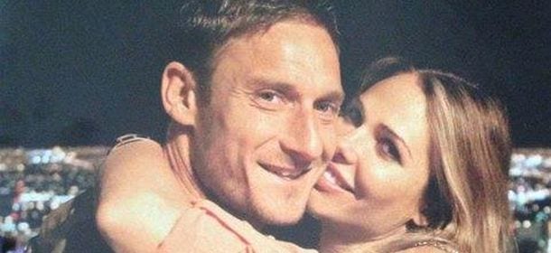 Ilary Blasi e Francesco Totti: prime passeggiate a Roma con la famiglia al completo