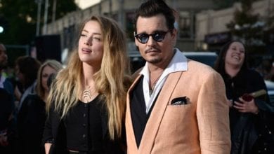 Johnny Depp e Amber Heard: lui ha cercato di soffocarla con un cuscino?