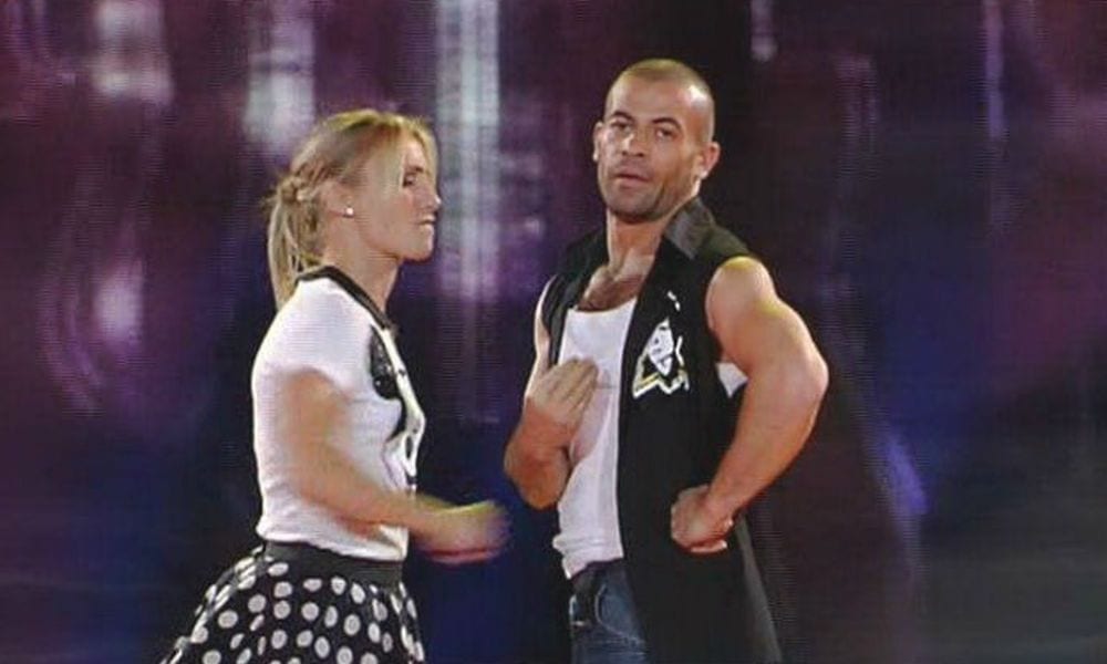 Sapevatelo: Gianni Sperti e la caduta rovinosa ad Amici [VIDEO]