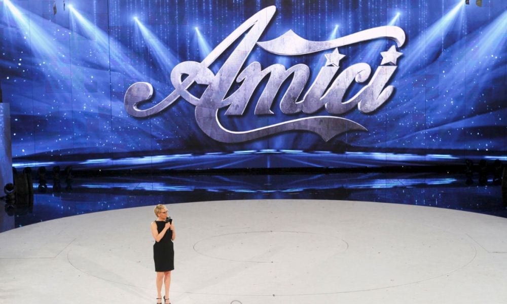 Ex ballerino di Amici uccide il fidanzato, poi chiede scusa su Facebook: "L'ho fatto per amore"