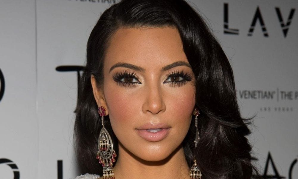 Kim Kardashian aggredita dallo stalker del lato b