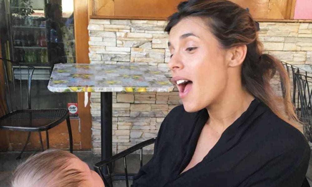 Elisabetta Canalis, i primi passi della figlia Skyler Eva [VIDEO]