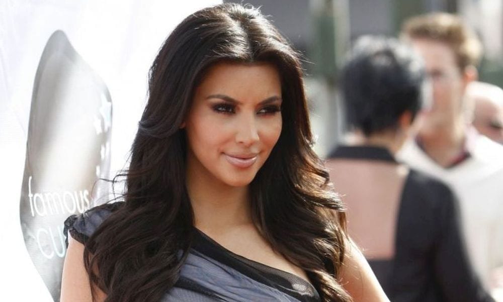 Kim Kardashian sequestrata in albergo a Parigi da uomini armati