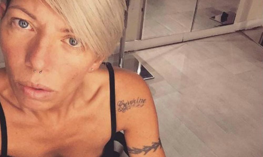 Scandalo in rete: gli scatti hot di Geraldine Darù nell’ufficio di Corona