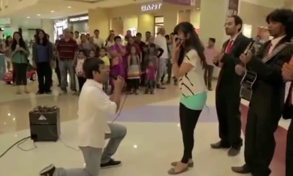 Una proposta di matrimonio finita molto male… [VIDEO]