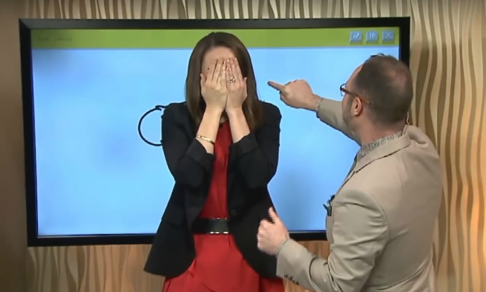 Clamoroso imbarazzo in diretta TV: ciò che fa la conduttrice sconvolge tutti… [VIDEO]