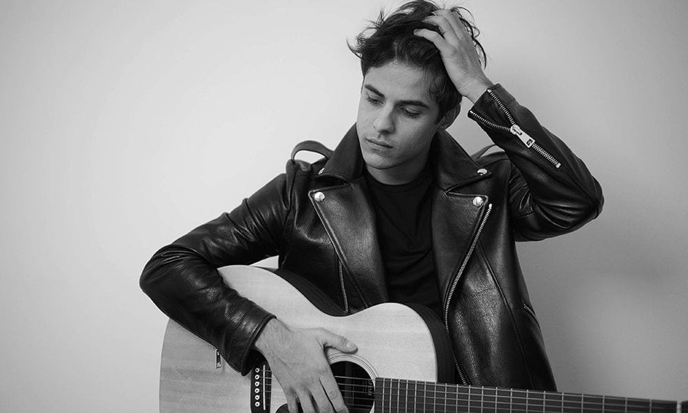 Mike Bird, il cuore del cantante di Amici 16 è impegnato? [VIDEO]