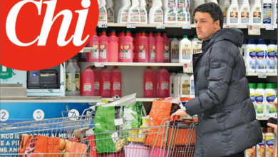 Avvistato Matteo Renzi. L'ex premier fa la spesa al supermercato per Natale [FOTO]
