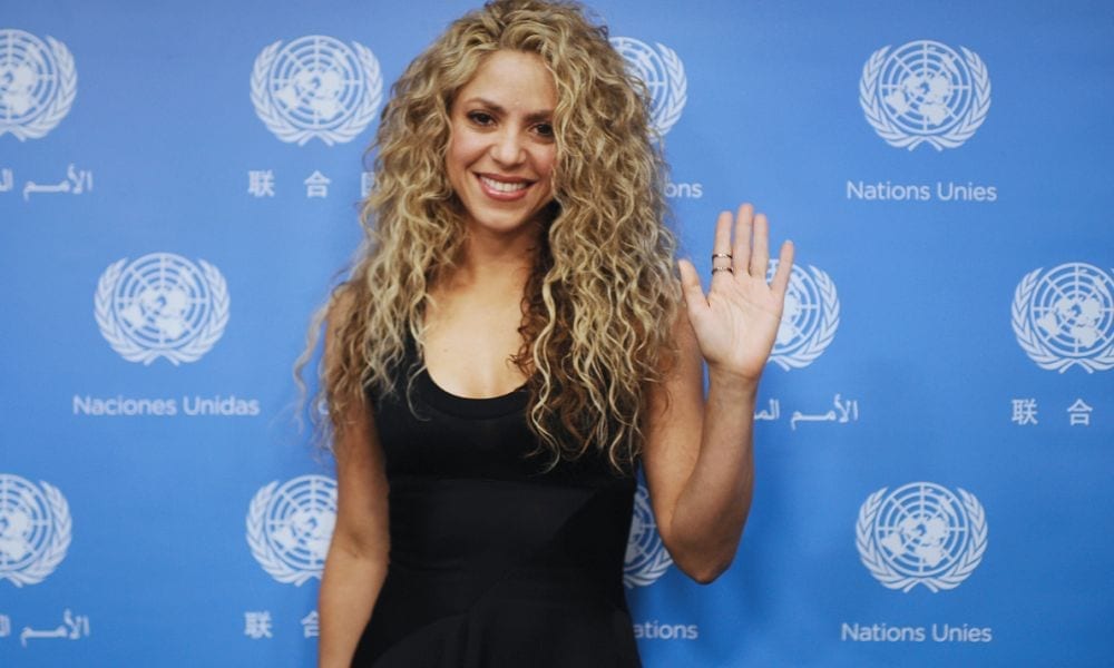 Gocce di Gossip: Shakira innamorata di Gianluca Vacchi? Chiara Biasi incinta?