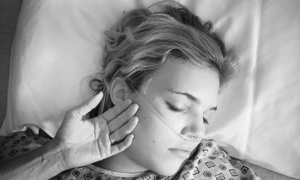 Trasformarsi da uomo a donna: National Geographic riprende l'intervento [VIDEO]