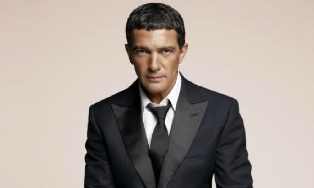 Paura per Antonio Banderas ricoverato in ospedale, come sta ora l'attore?