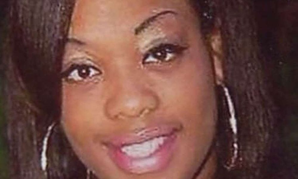 Mamma si sente male in diretta Facebook: muore di fronte agli amici [VIDEO]