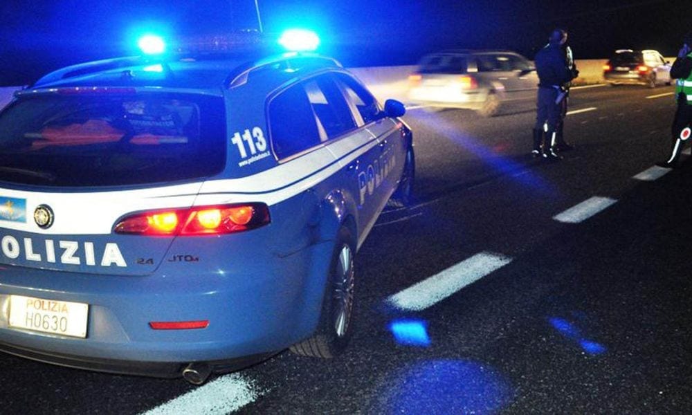 Minacce ai vip con la carta igienica imbrattata di feci