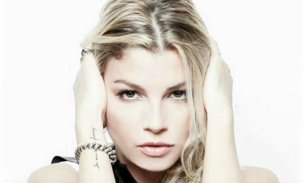 Emma Marrone ubriaca durante una foto con i fan? la cantante smentisce [FOTO]