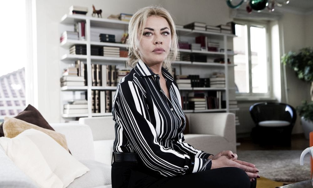 Eva Grimaldi all'Isola dei Famosi: i fan si scatenano [VIDEO]