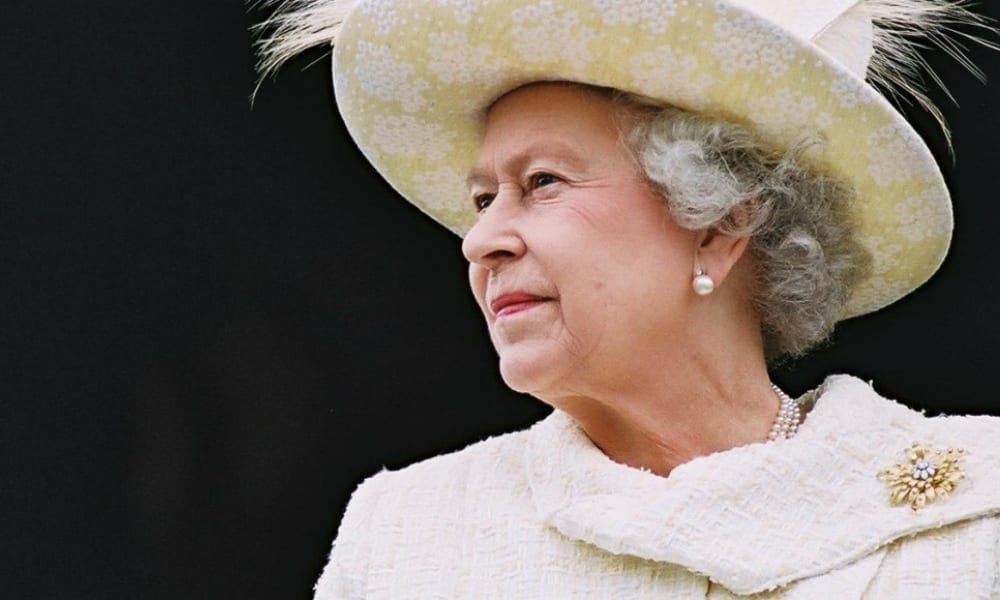 Regina Elisabetta II: la sua trasformazione in 64 anni di regno [VIDEO]