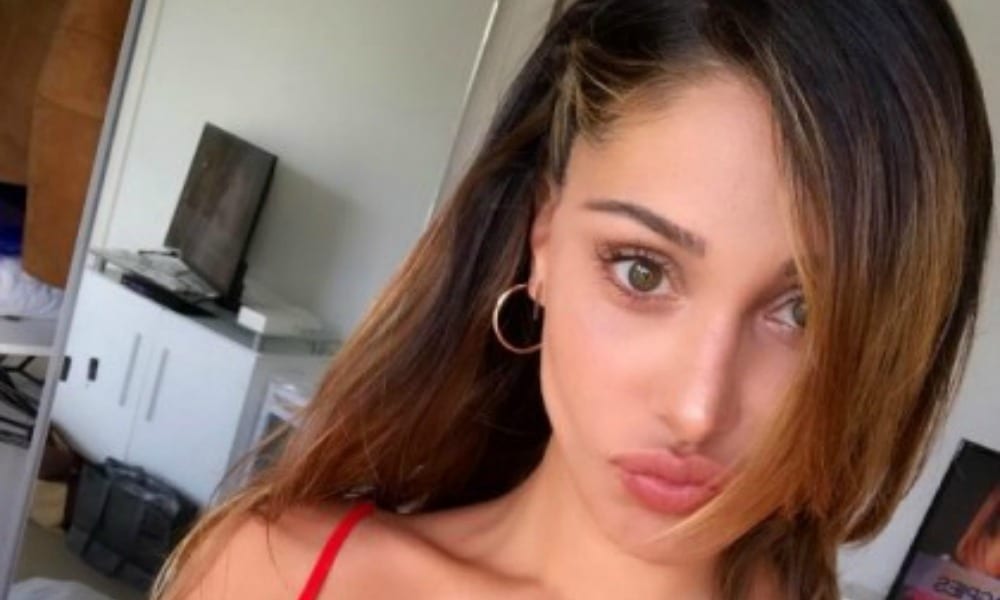 Belen Rodriguez, il buongiorno super hot ai suoi fan [FOTO]