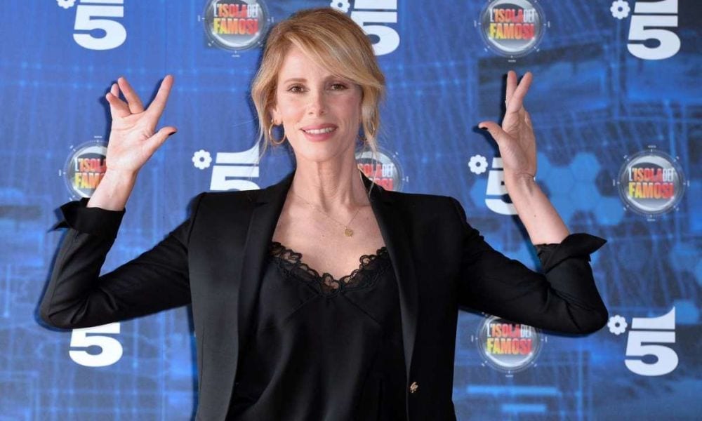 L'Isola dei Famosi 2017, televoto online truccato? La denuncia di Striscia la Notizia [VIDEO]