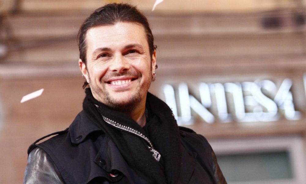 Gianluca Grignani ha distrutto una stanza d'albergo?