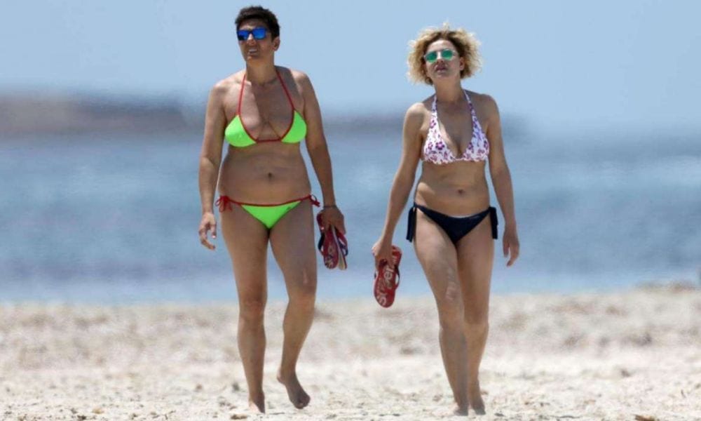 Eva Grimaldi e Imma Battaglia stanno insieme? La "gaffe" di Raz Degan e la scenata di gelosia [VIDEO]