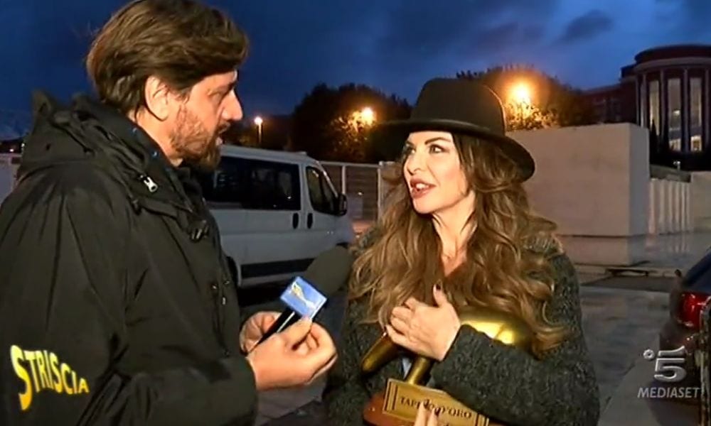 Tapiro d'Oro ad Alba Parietti per la lite con Selvaggia Lucarelli: "Vive spu**anando gli altri" [VIDEO]