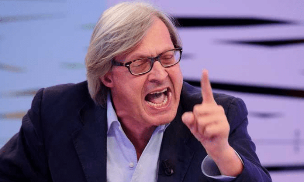 Vittorio Sgarbi contro Papa Francesco: "Abominevole, un Papa che..."