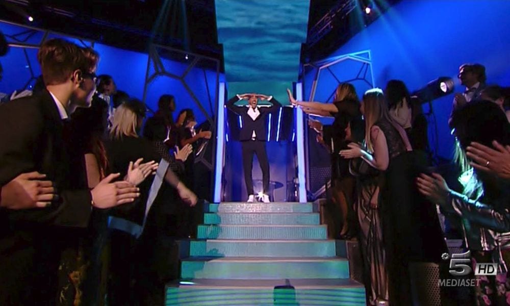 Stefano Bettarini ignora Dayane Mello e "spoglia" Alessia Marcuzzi [VIDEO]