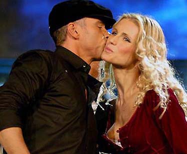 Michelle Hunziker shock: "Ero soggiogata da una maga"