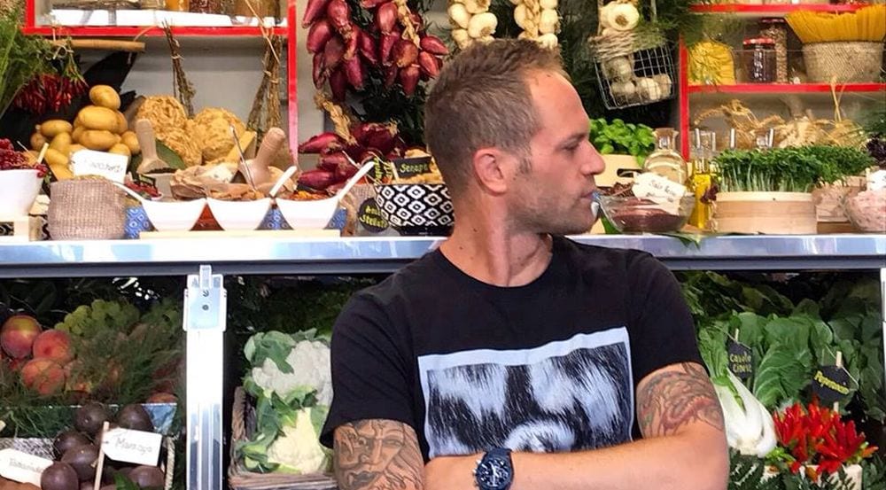 Rischio intossicazione in un ristorante di sushi? Simone Rugiati viene querelato [VIDEO]