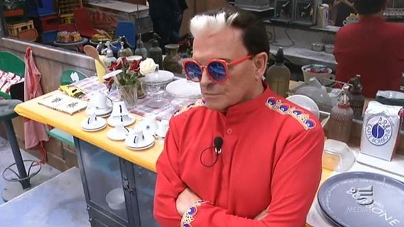 Gocce di Gossip: aggressione alla troupe di Striscia la Notizia, rivelazioni shock di Malgioglio...