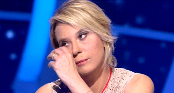 Allarme bomba agli studi Titanus: paura per Maria De Filippi