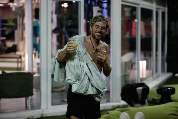 Daniele Bossari e Luca Onestini senza veli: il GF censura le immagini [VIDEO]