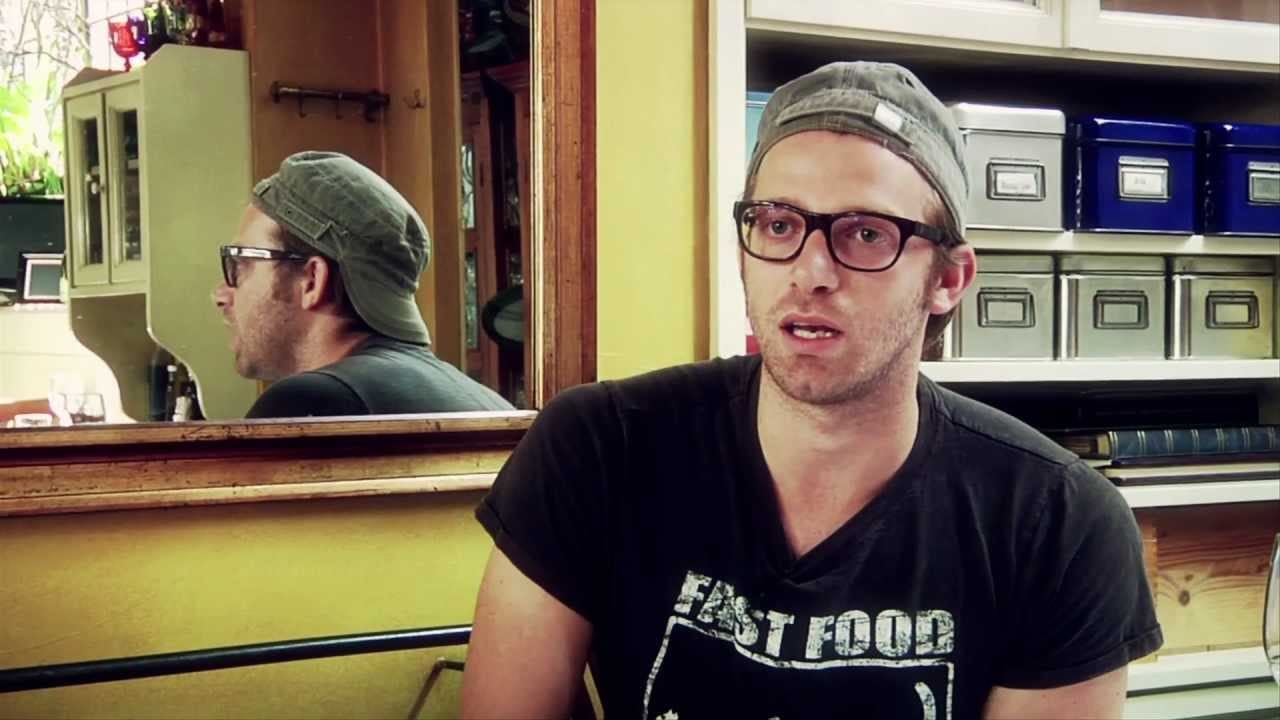 Leon Cino chiede scusa a Maria De Filippi: "Vorrei tornare a calcare il palco di Amici"