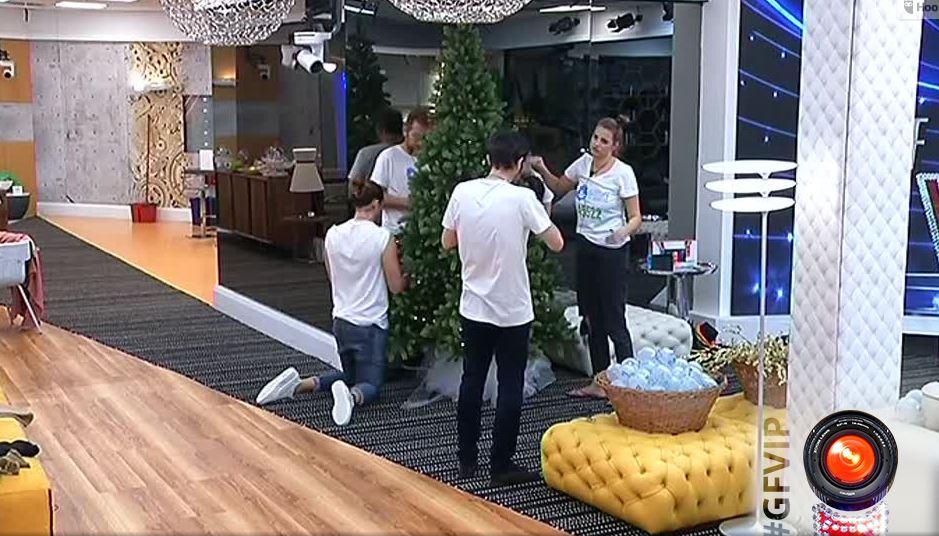 Arriva la canzone di Natale del Grande Fratello Vip