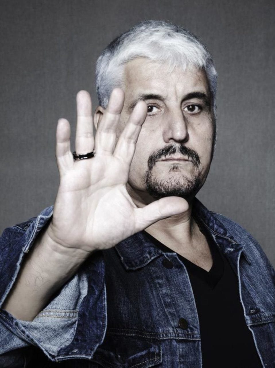 Pino Daniele, niente assegno per l'ex moglie: resta senza eredità