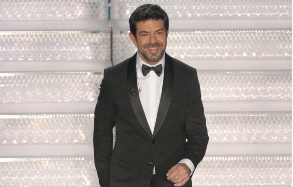 Pierfrancesco Favino, il monologo sui migranti a Sanremo 2018 scatena la polemica [VIDEO]