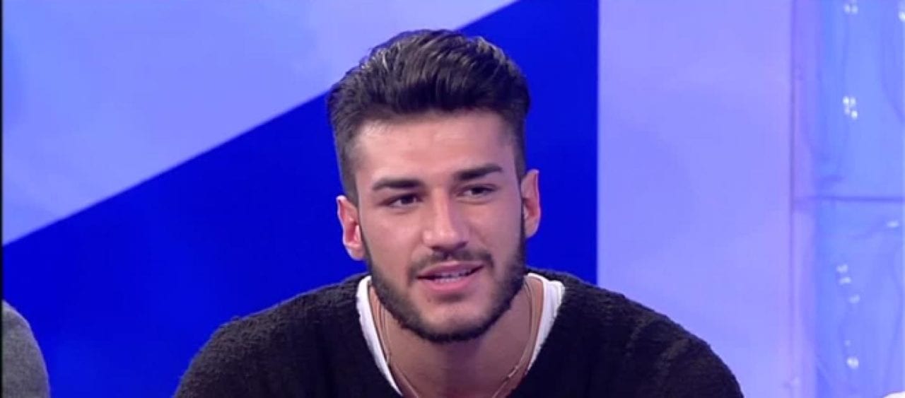 Colpo di scena a Uomini e Donne: Lorenzo si dichiara per Nilufar, ma torna da Sara [FOTO]